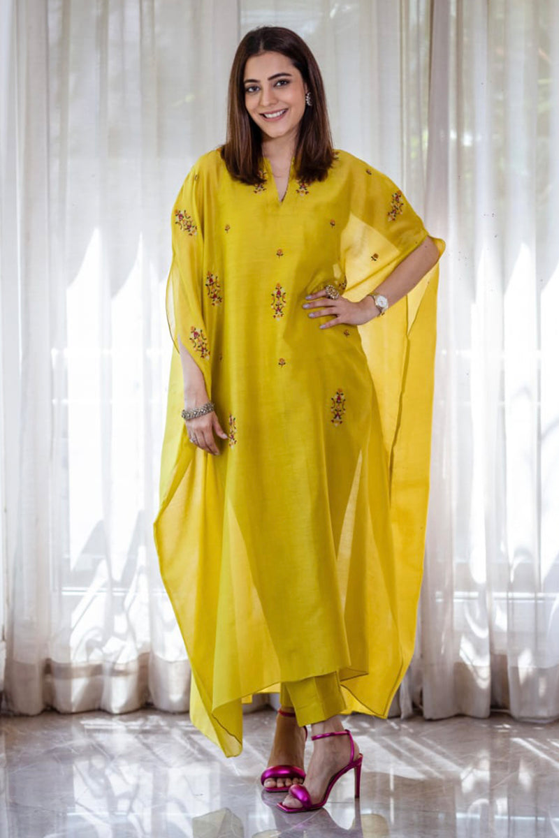 NISHA AGGARWAL in LIME ASMEE KAFTAAN SET